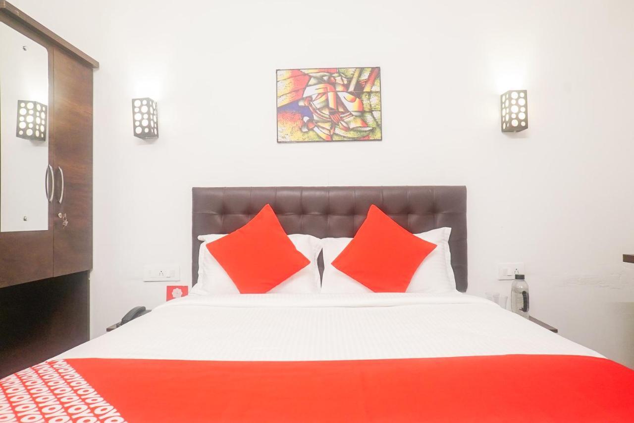Hotel Oyo 13304 Divine Destination Pune Exterior foto